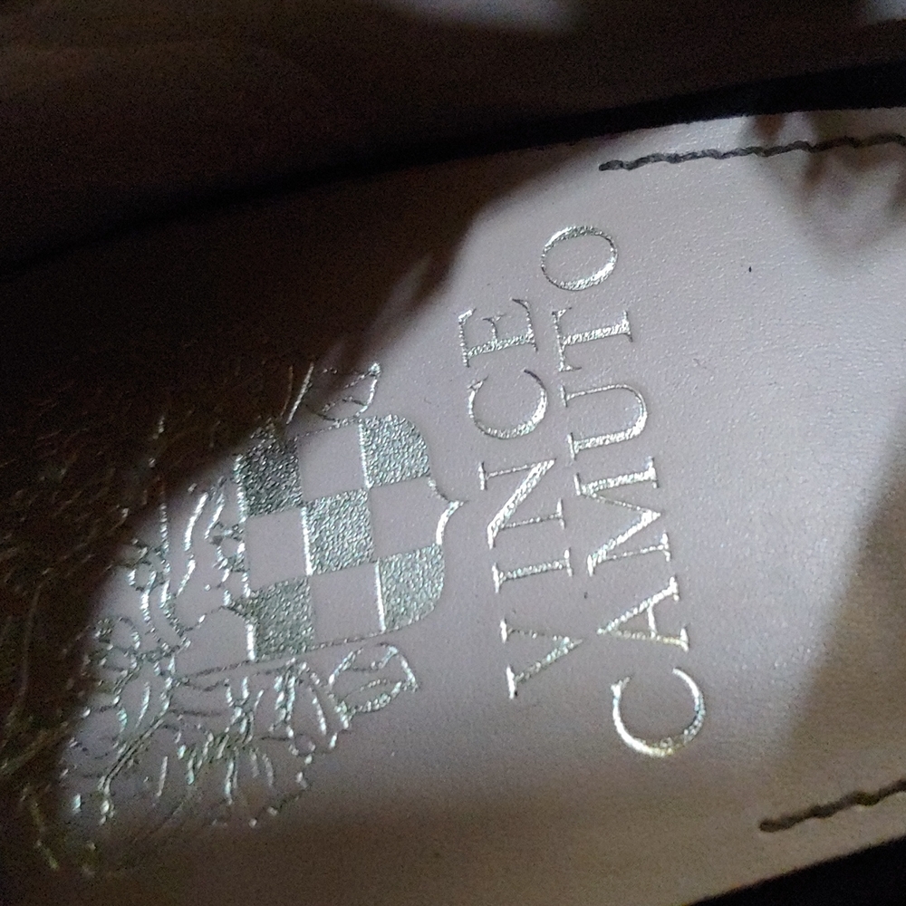 Shoes - Picture 5 of 6